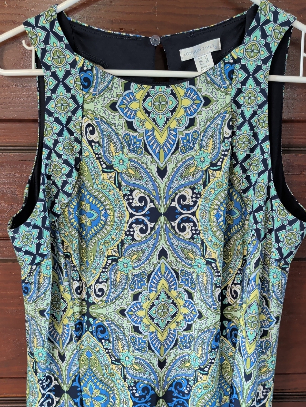Blue and Green Paisley Patterned sleeveless Maxi Dress - Picture 3 of 7